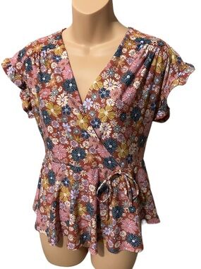 Monteau Los Angeles Floral Faux Wrap Retro Style V-Neck Blouse and Cap Sleeves